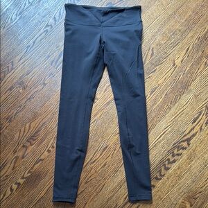 B5 lululemon athletica Women’s 8 High Rise Black Leggings
